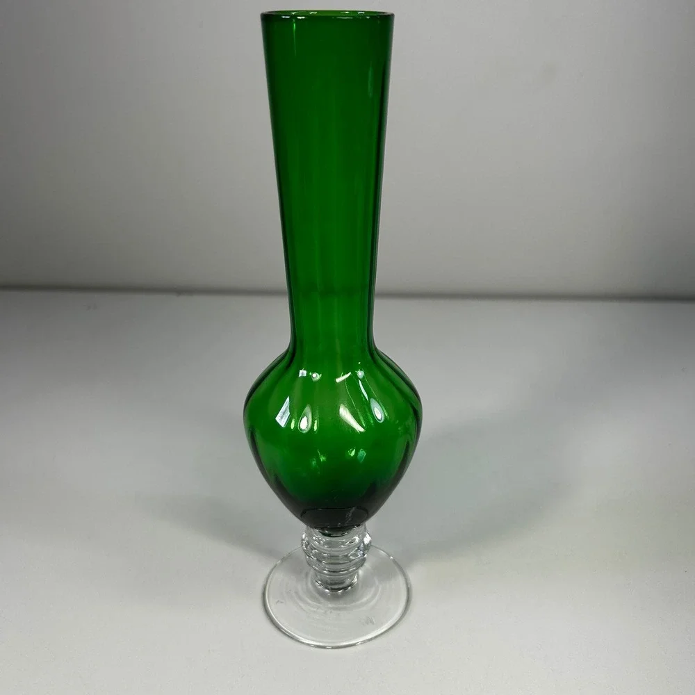 Vintage Emerald Green Art Glass Bud Vase Clear Stem Foot 8.5